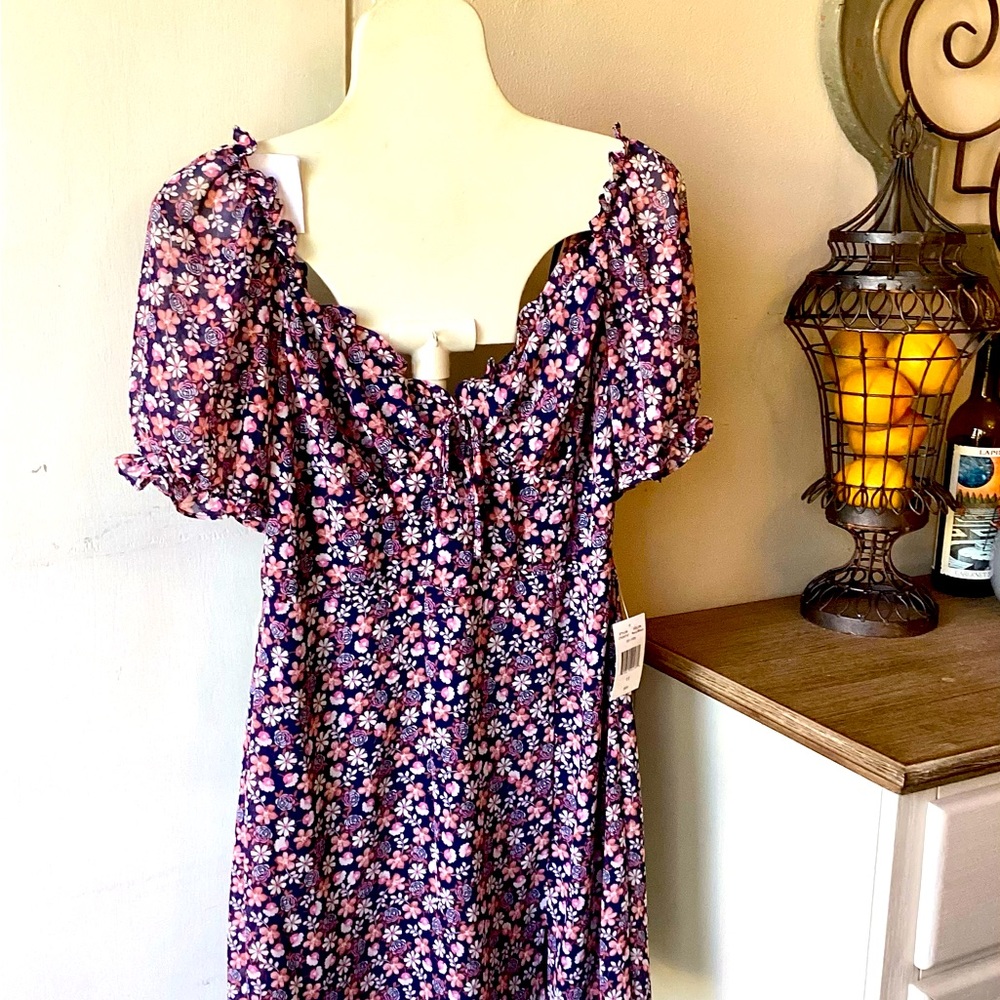 B Smart floral Short sleeve Dress, size 11